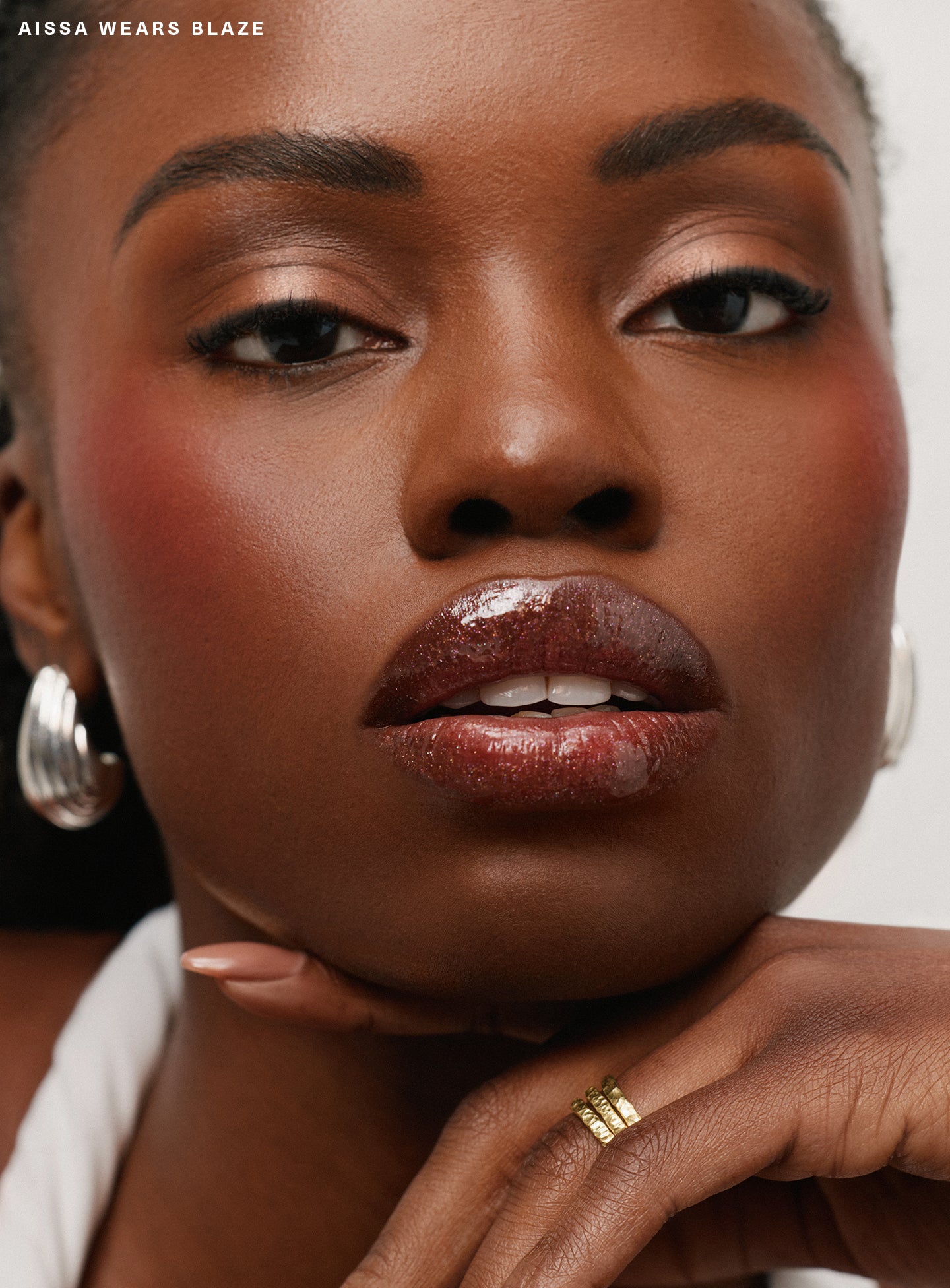 CAMPAIGN-CANDIDS-AISSA-PL-LUMINIZING-LIP-GLOSS-BLAZE-01-1
