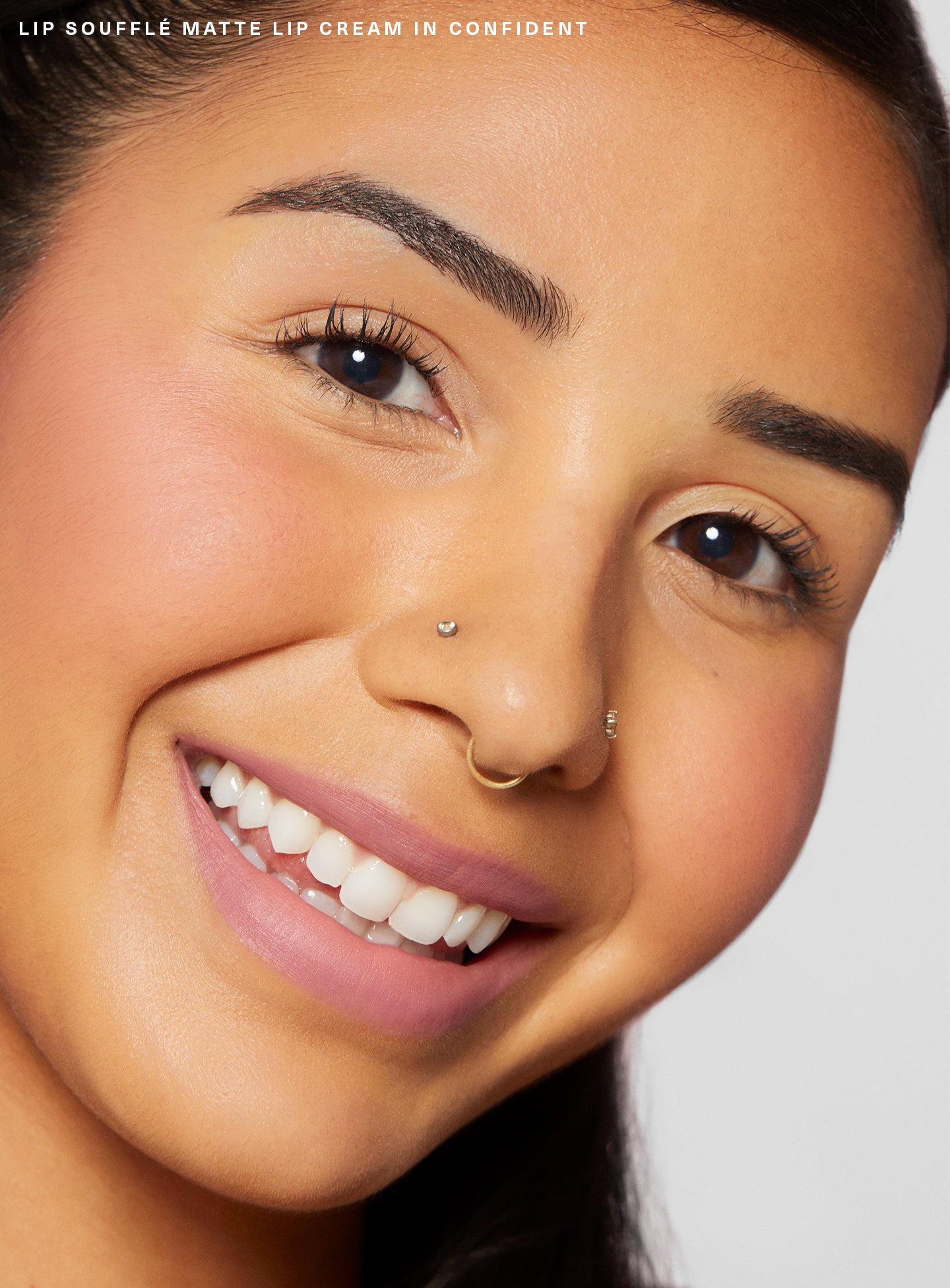 lip-souffle-matte-lip-cream-confident-on-figure-02-1440x1952-1